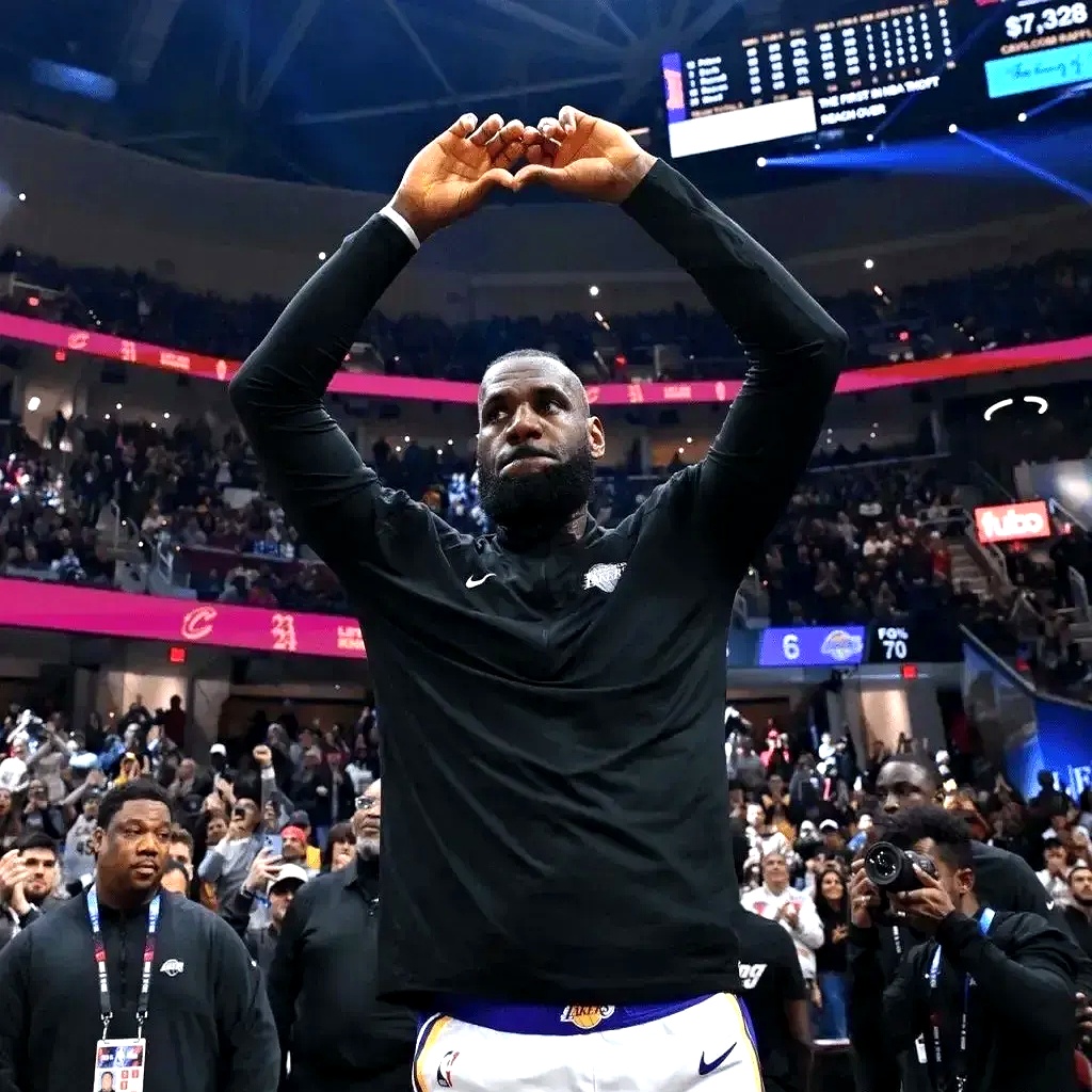 乐鱼体育app赛后欧冠传出新动向，洛杉矶湖人止住颓势，管理层表态——更衣室稳定，年轻球员得到机会的简单介绍