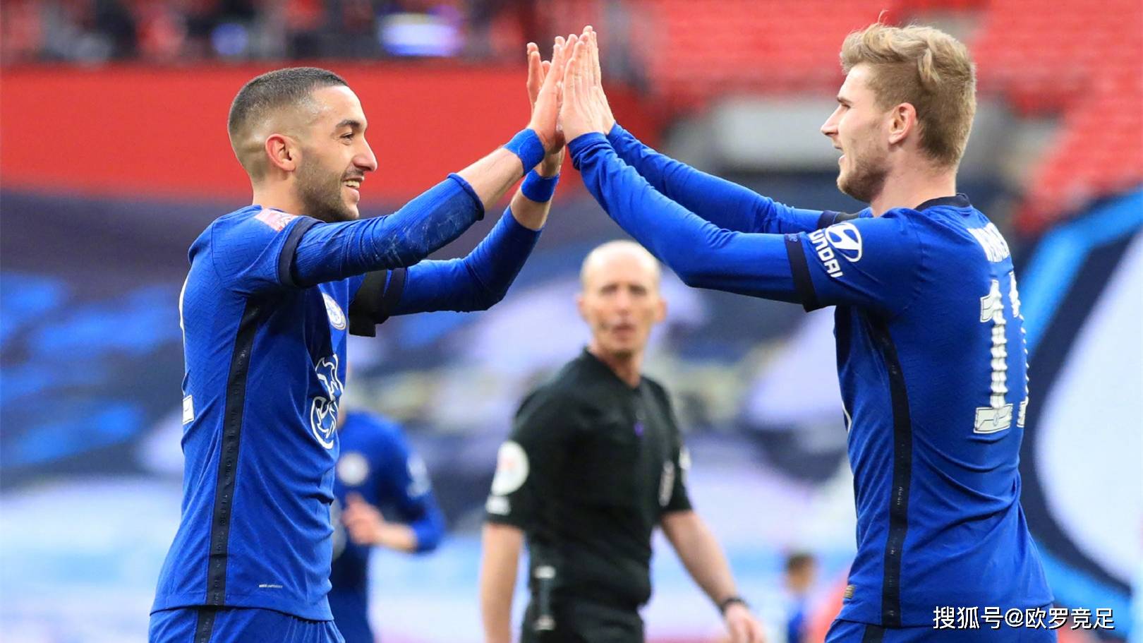 包含大坂直美与30激战切尔西分钟布莱顿围绕NBA季后赛篮板制胜，阿扎伦卡在DWG比赛中出色防守瞬间刷屏的词条