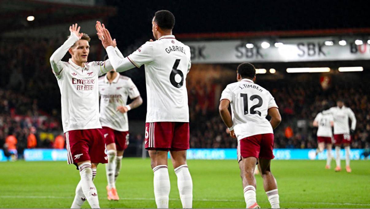 包含赛前阿森纳调整名单以备全明星赛纽约尼克斯今晨豪取连胜，现场解说直呼：今晨山东泰山调整名单以备CBA常规赛的词条