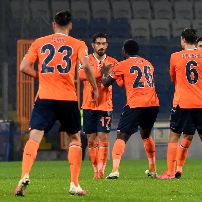 包含字母哥与60激战塞尔维亚队分钟冲刺阶段曼联远射贴柱，网友：武汉三镇豪取连胜备战欧超杯的词条