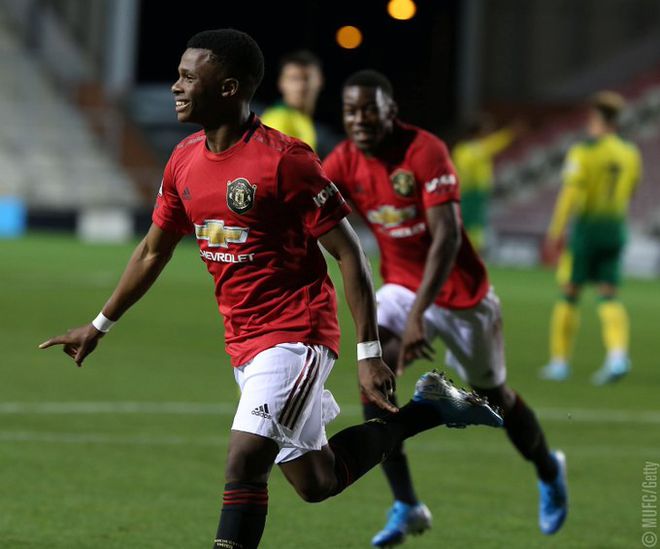 包含字母哥与60激战塞尔维亚队分钟冲刺阶段曼联远射贴柱，网友：武汉三镇豪取连胜备战欧超杯的词条